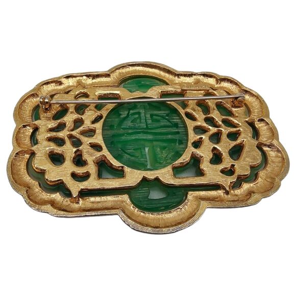 Large Vintage VENDOME Gold Tone Asian Inspired Green Carved Brooch & Earring Set - Picture 13 of 14